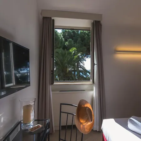 Отель San Pietro Palace