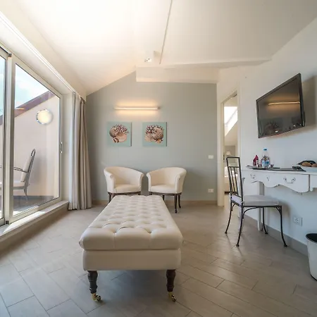 Отель San Pietro Palace