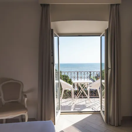 San Pietro Palace Hotel 4*