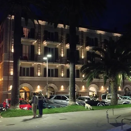 San Pietro Palace 4* فينالي ليغوري