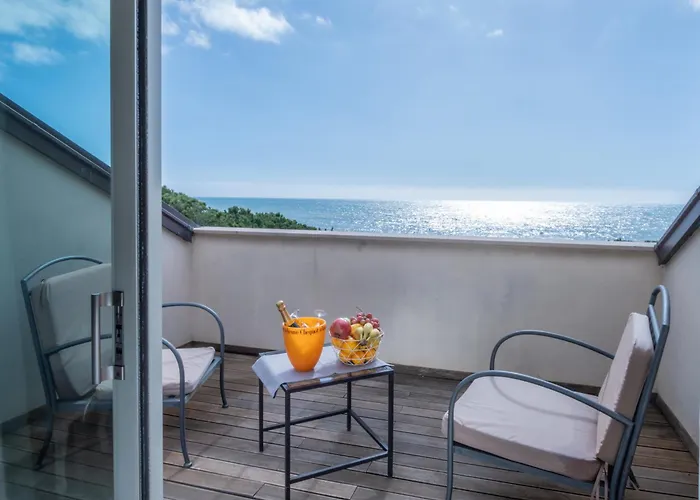 Отель San Pietro Palace