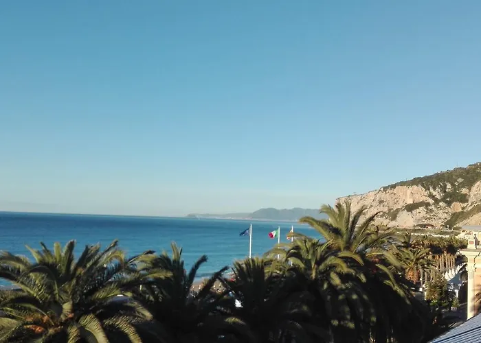 San Pietro Palace Отель Финале Лигуре